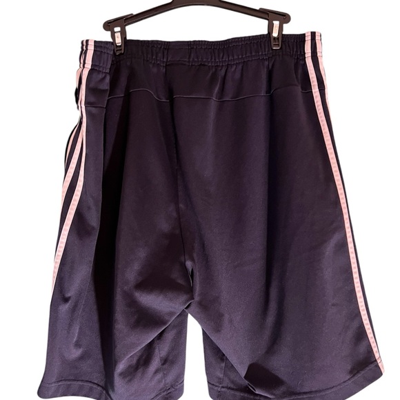 Adidas basketball shorts - Picture 2 of 3
